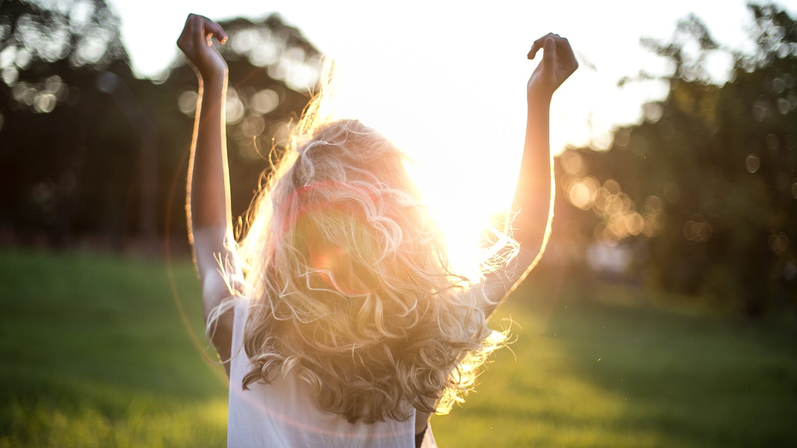 6 conseils pour prendre soin de ses cheveux cet été - Epycure
