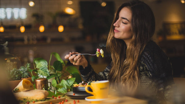 Le mindful eating pour des fêtes sans excès